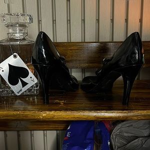 Fioni patent leather t-strap vintage heels